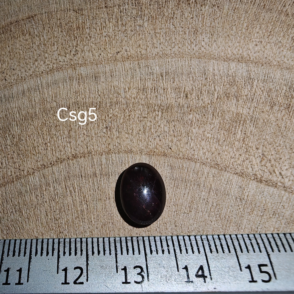 Star Garnet kabochon Csg5 – csillag gránát mérőszalaggal, méret referencia