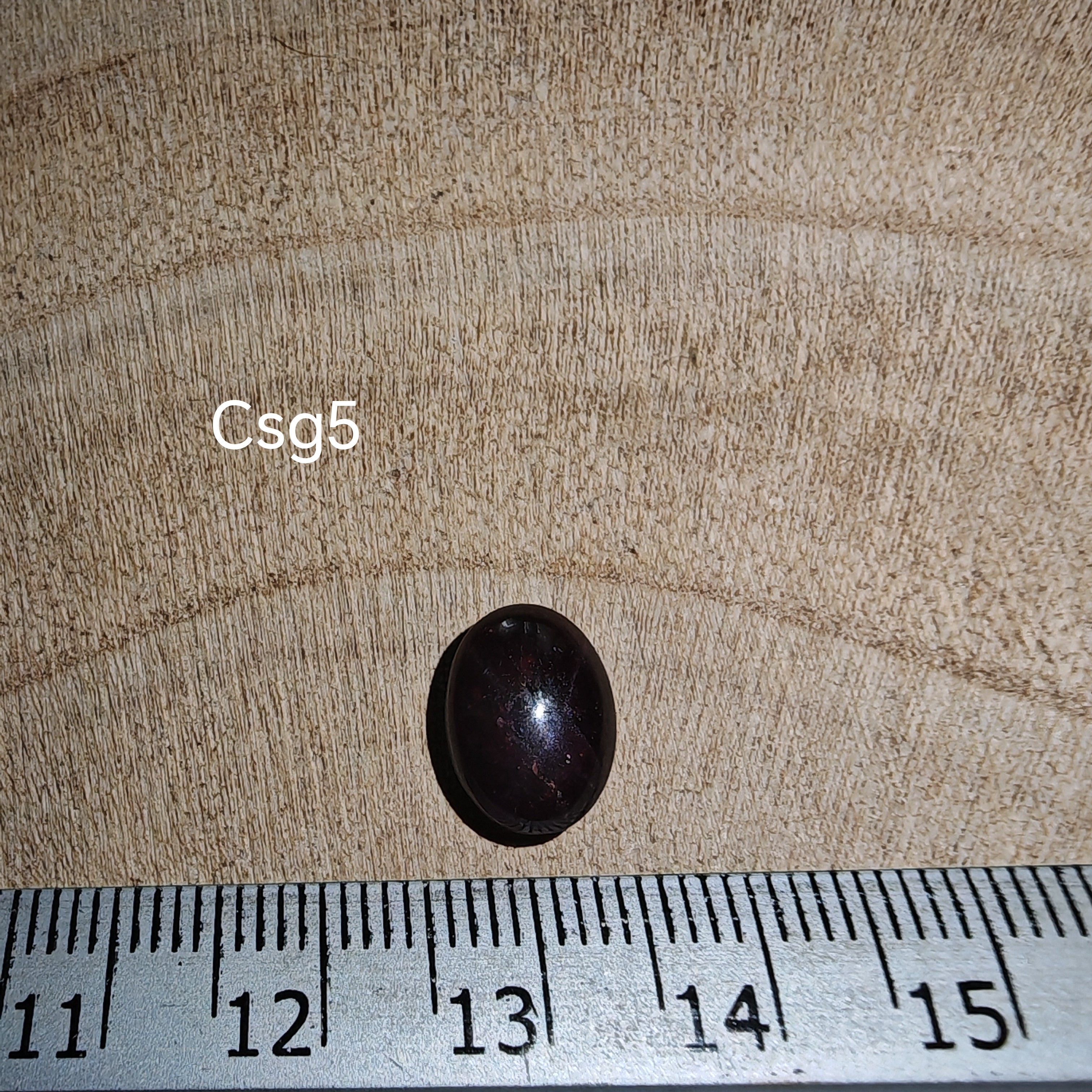 Star Garnet kabochon Csg5 – csillag gránát mérőszalaggal, méret referencia