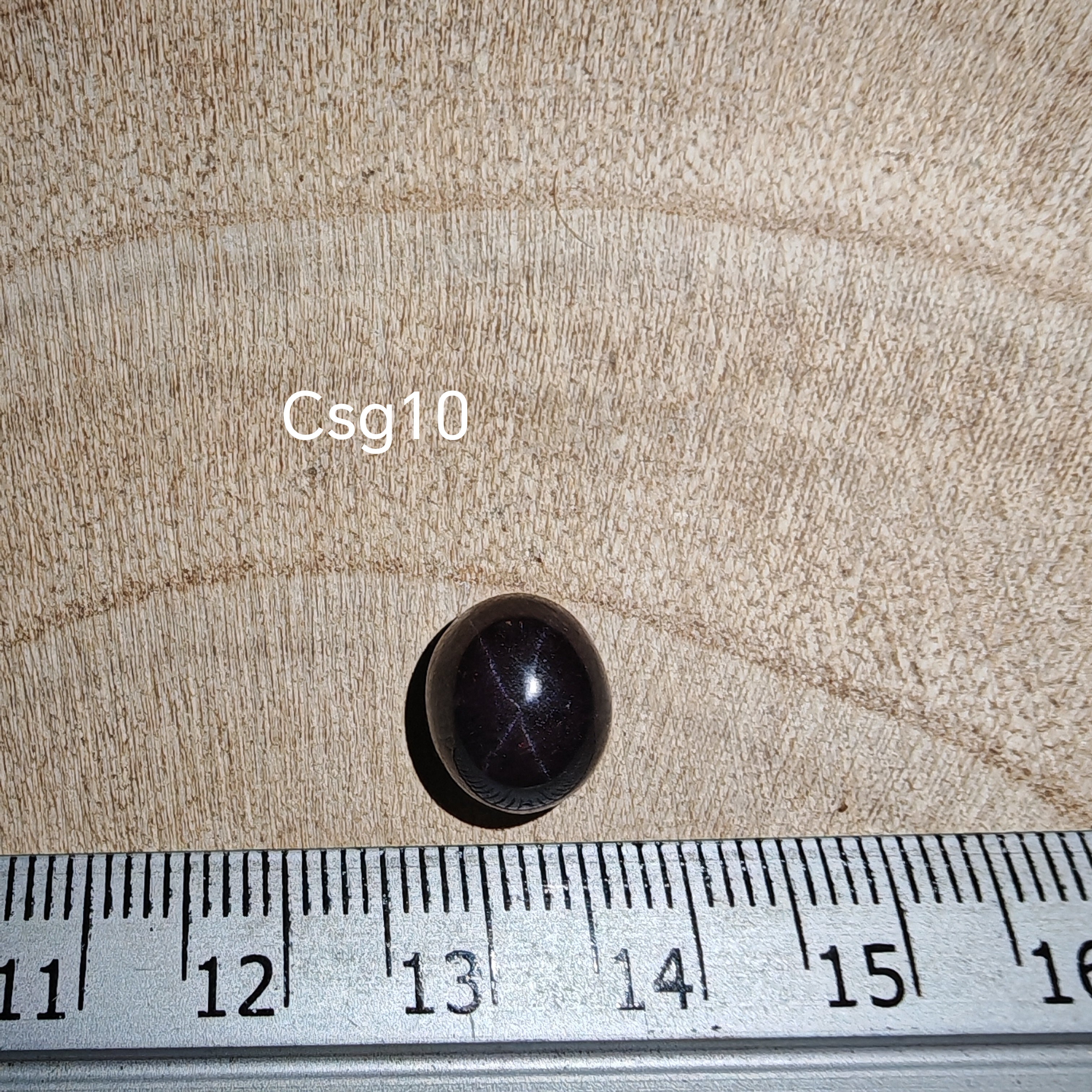 Star Garnet kabochon Csg10 – csillag gránát mérőszalaggal, méret referencia