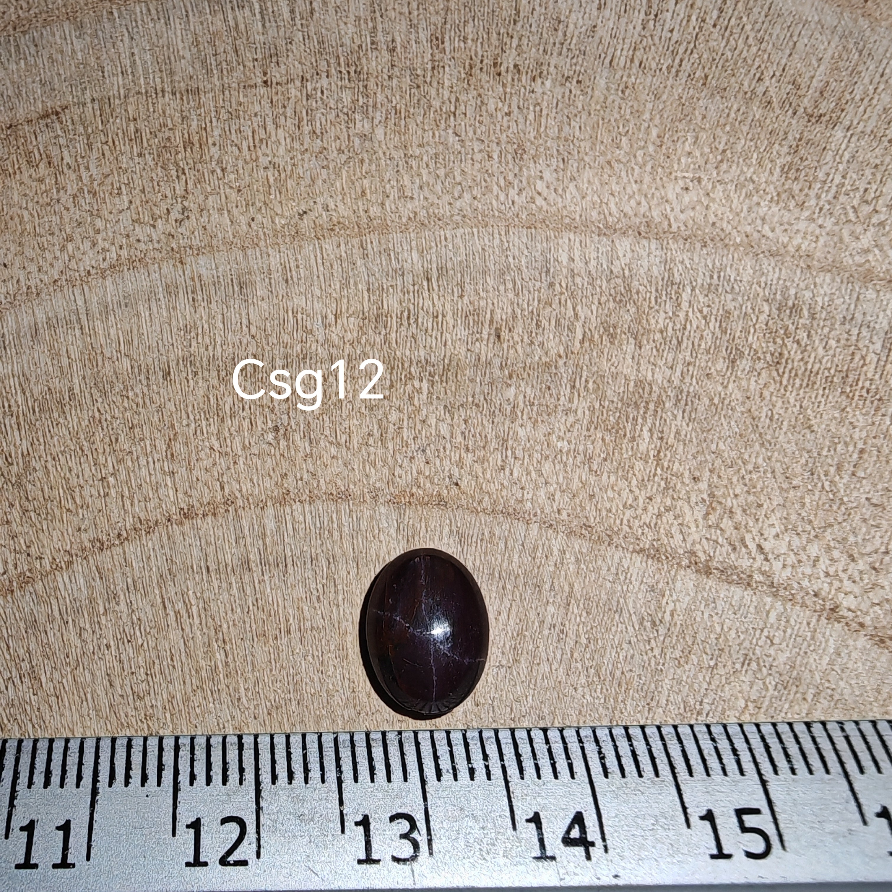Star Garnet kabochon Csg12 – csillag gránát mérőszalaggal, méret referencia