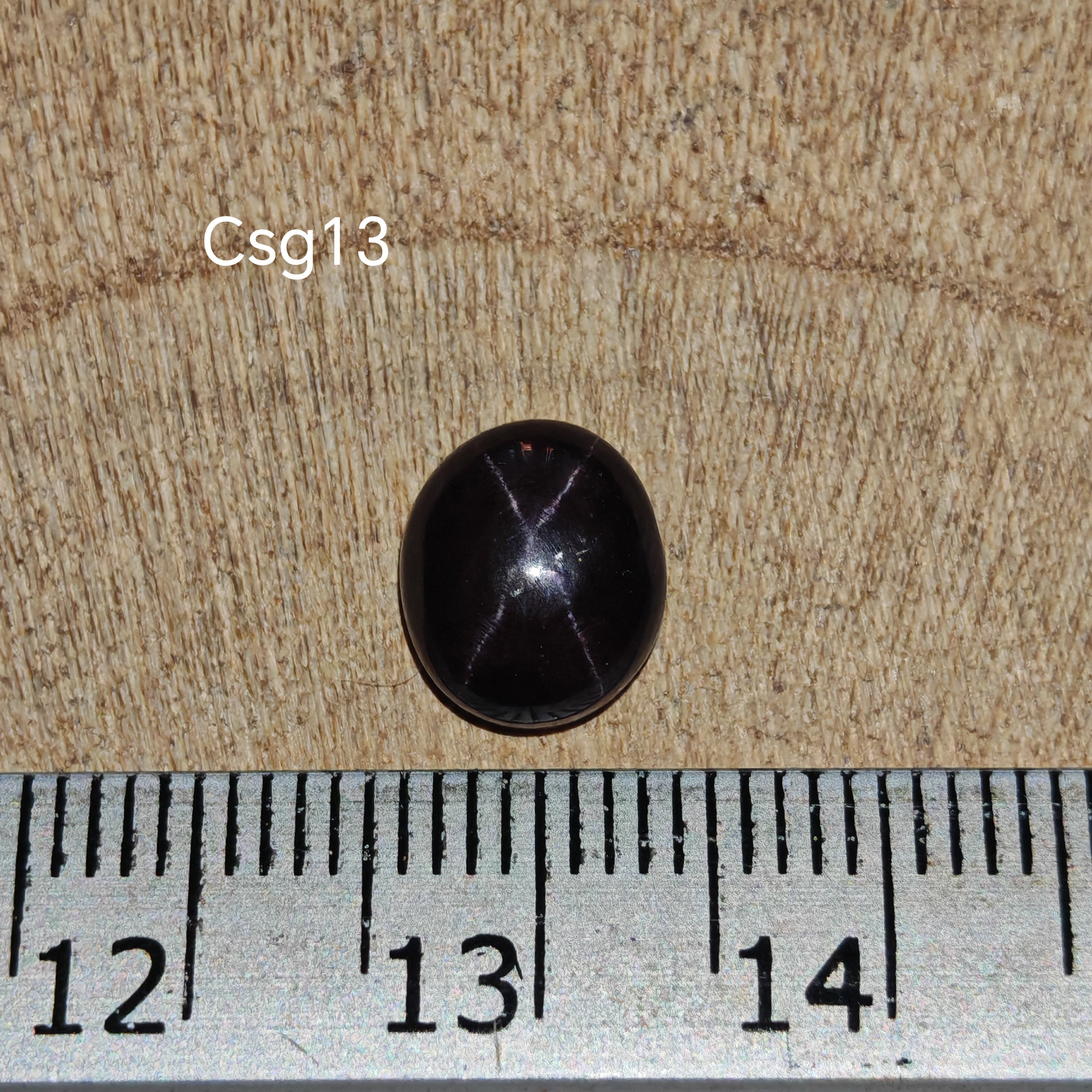 Star Garnet kabochon Csg13 – csillag gránát mérőszalaggal, méret referencia
