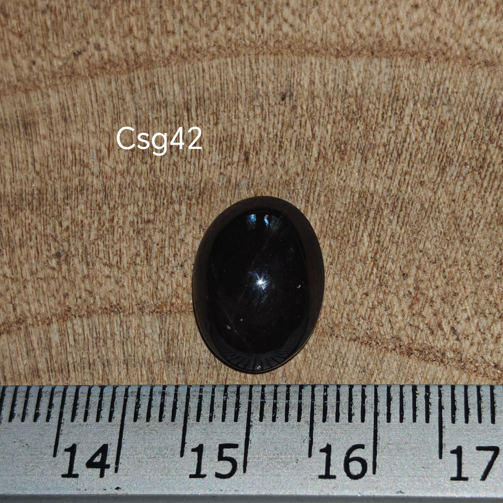 Star Garnet kabochon Csg42 – csillag gránát mérőszalaggal, méret referencia