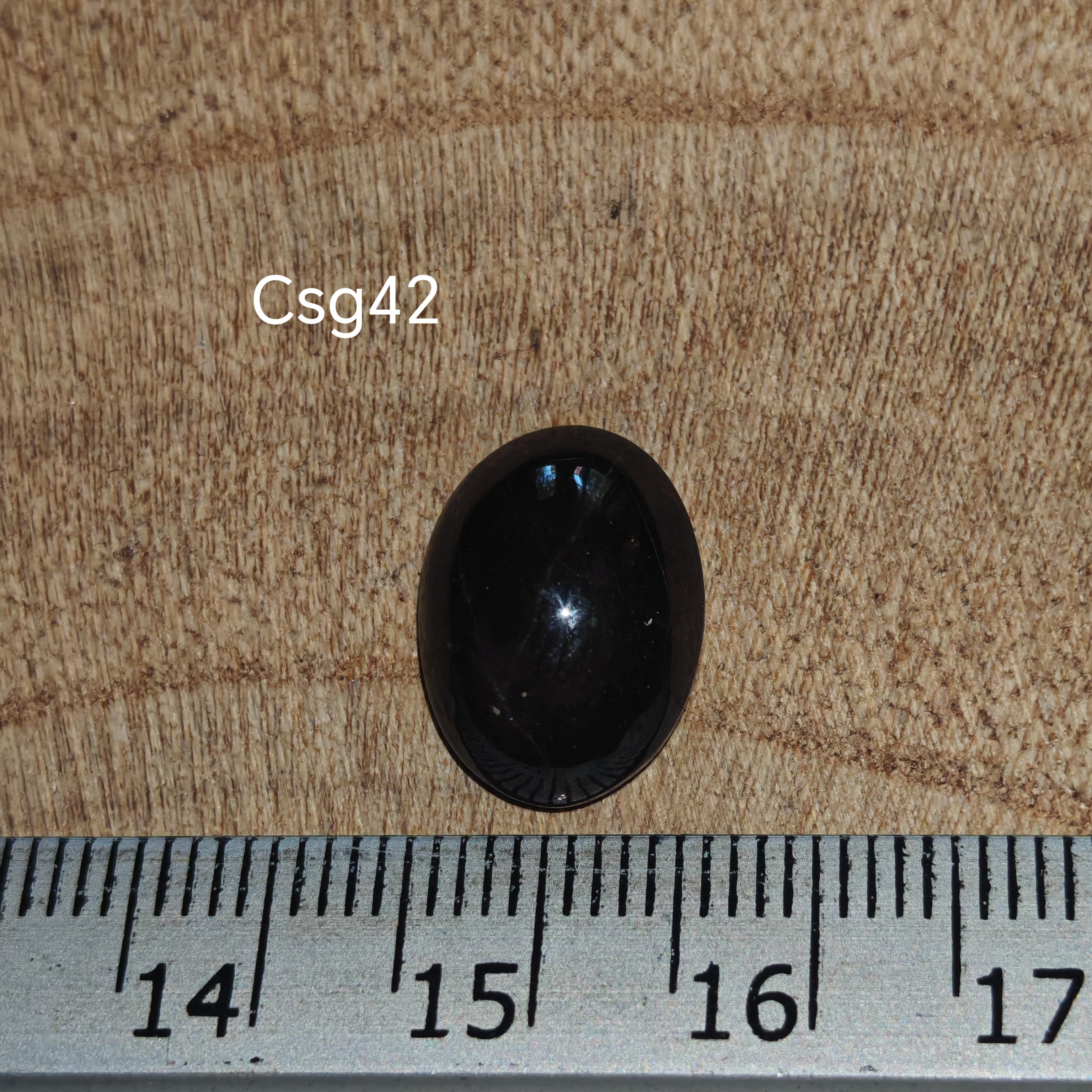 Star Garnet kabochon Csg42 – csillag gránát mérőszalaggal, méret referencia