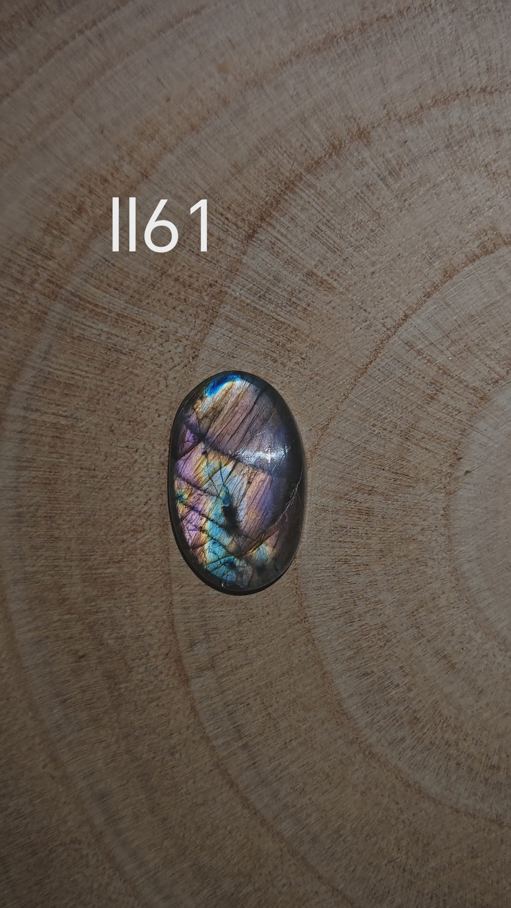 Lila labradorit kaboson - Ll61