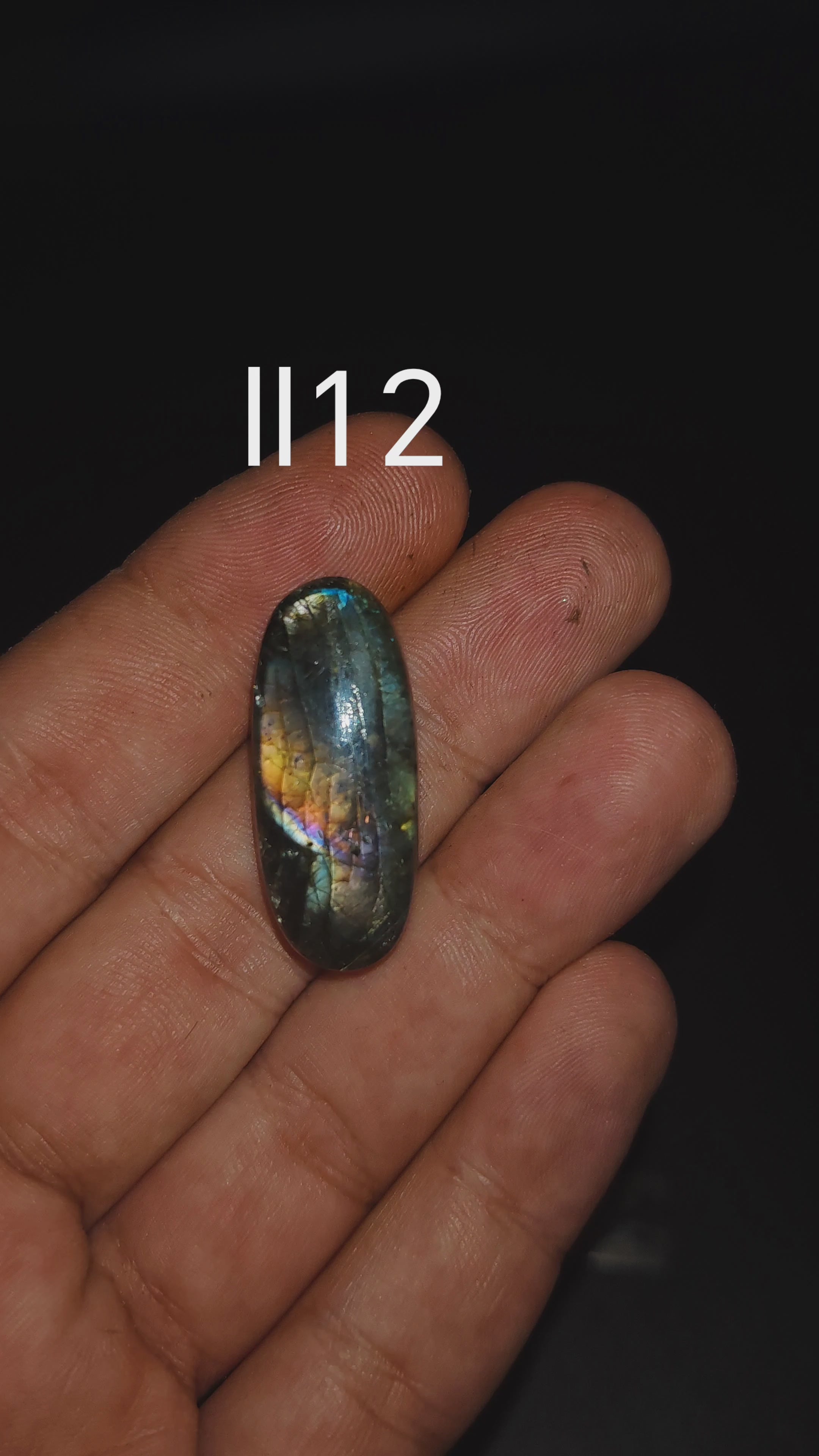 Lila labradorit kaboson - Ll12