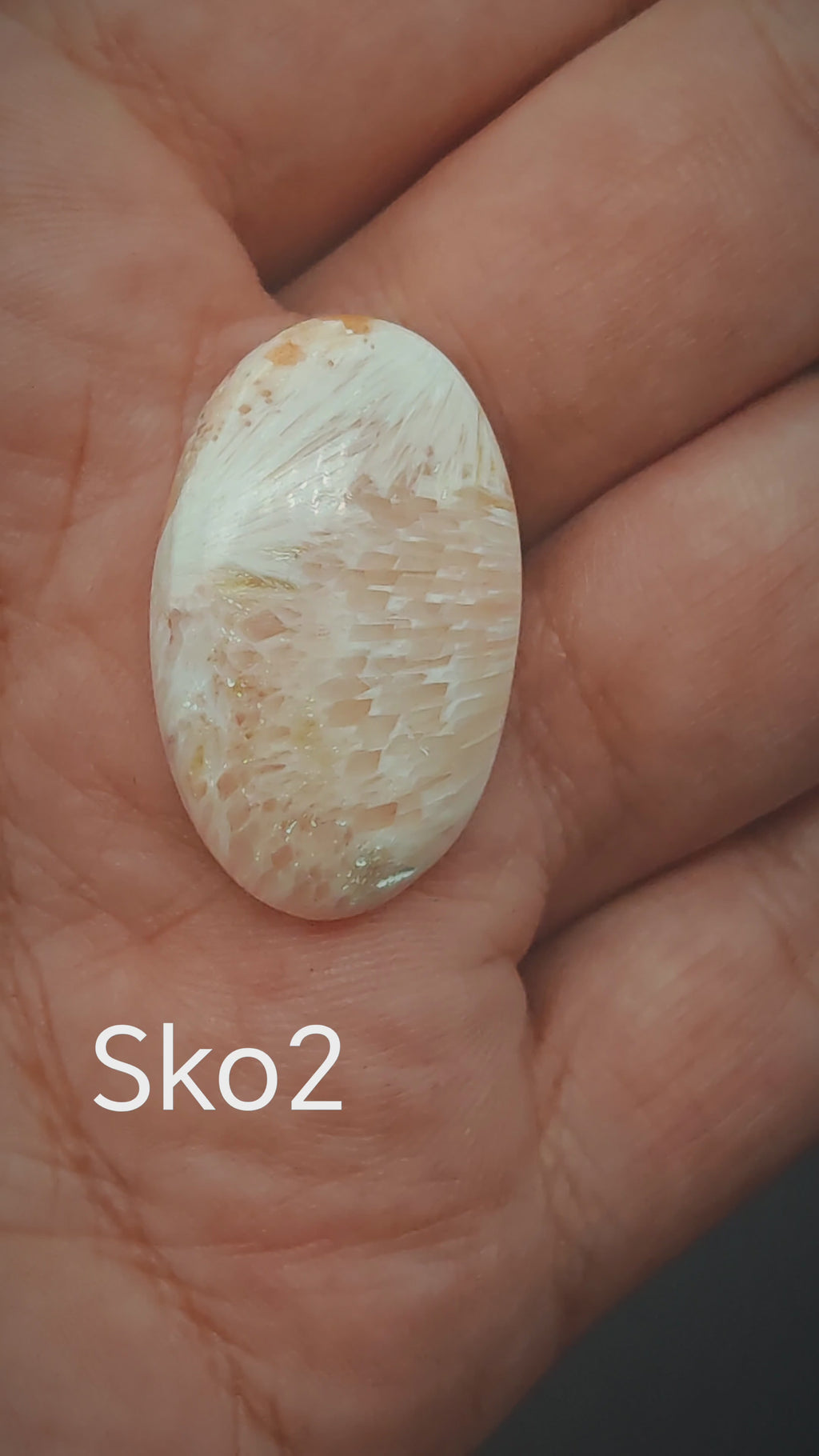 Scolecite cabochon - sko2