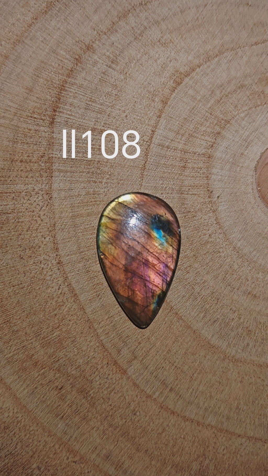 Lila labradorit kaboson – Ll108