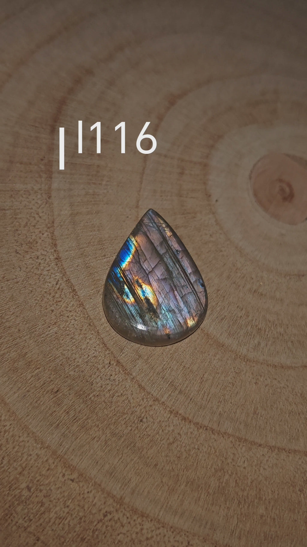 Lila Labradorit kaboson - Ll116