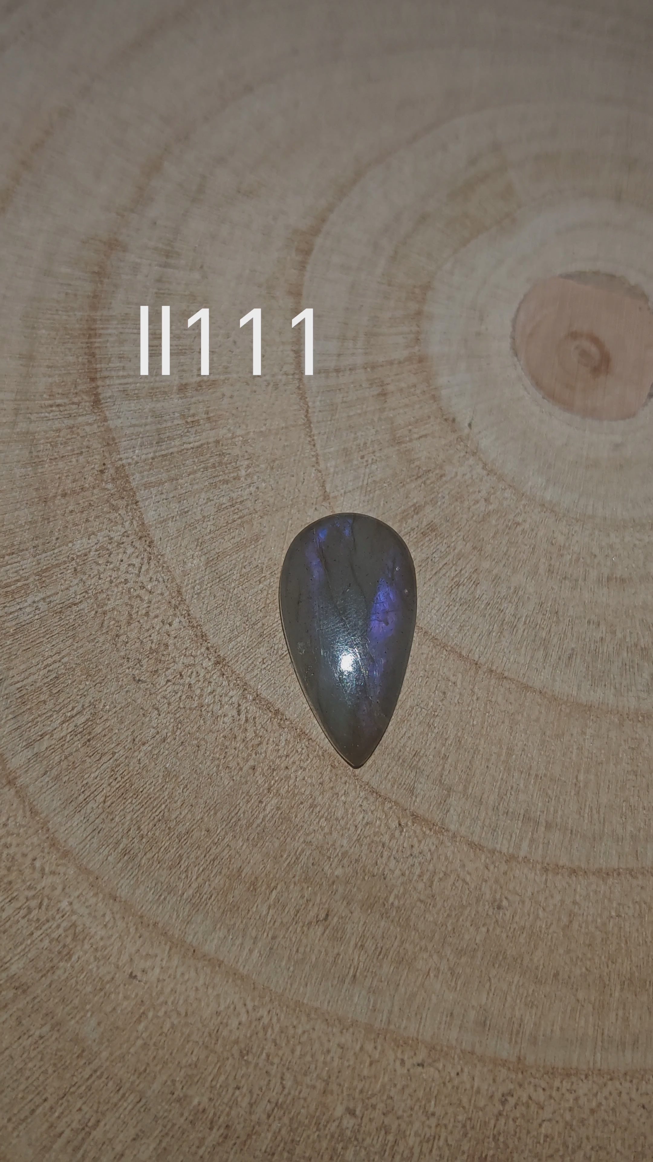 Lila labradorit kaboson - Ll111