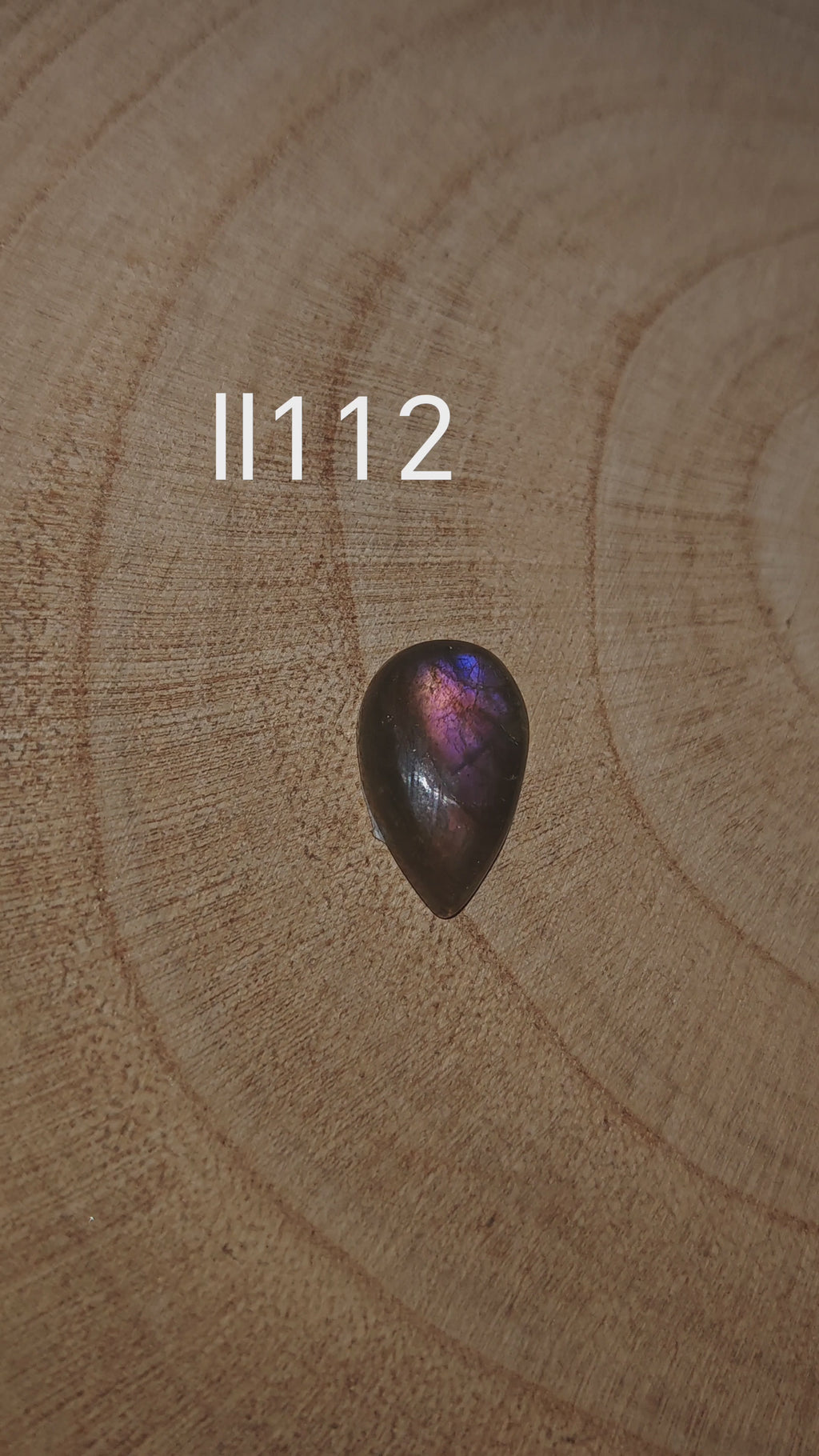 Lila labradorit kaboson – Ll112