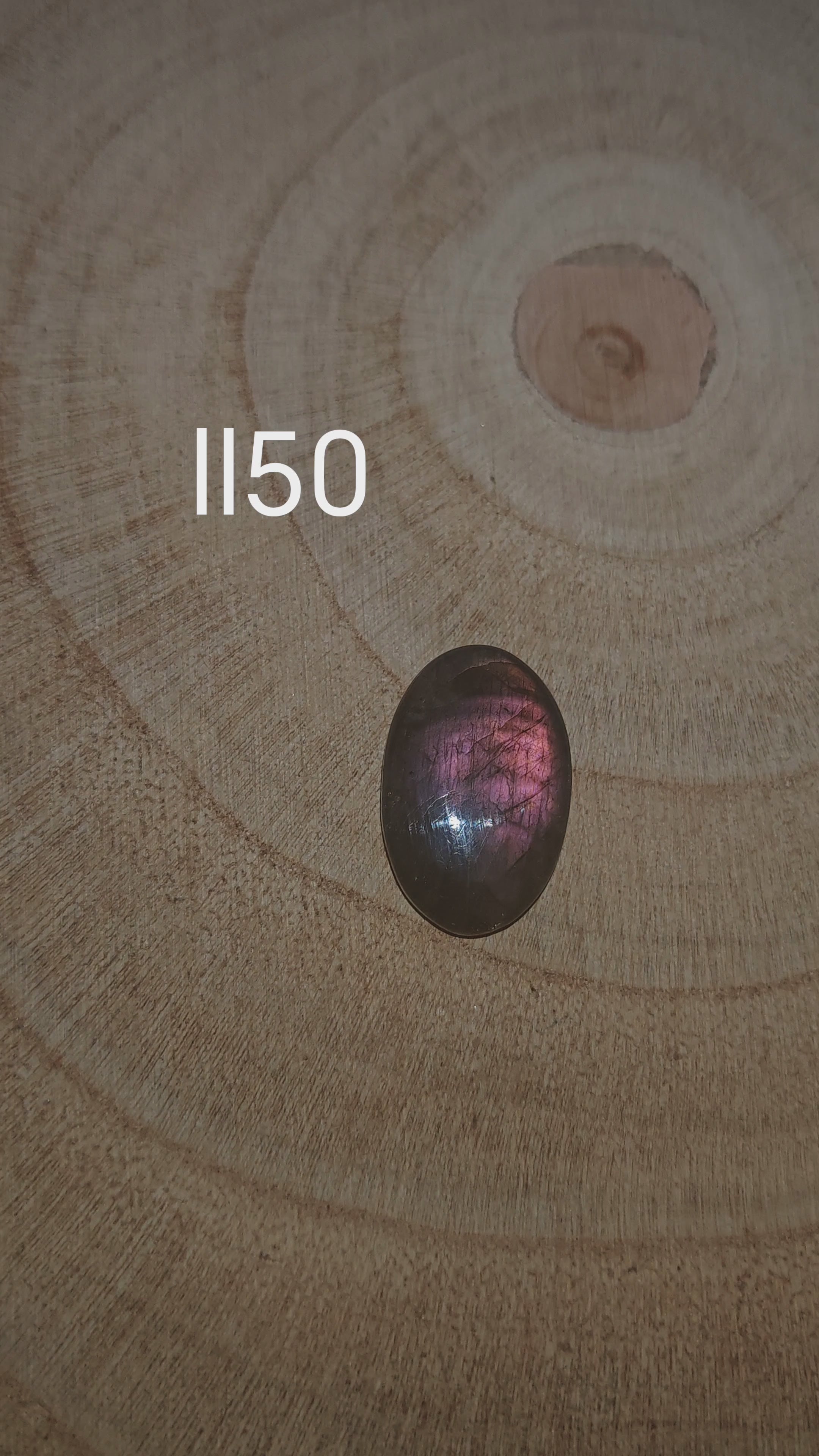 Lila labradorit kaboson – Ll50