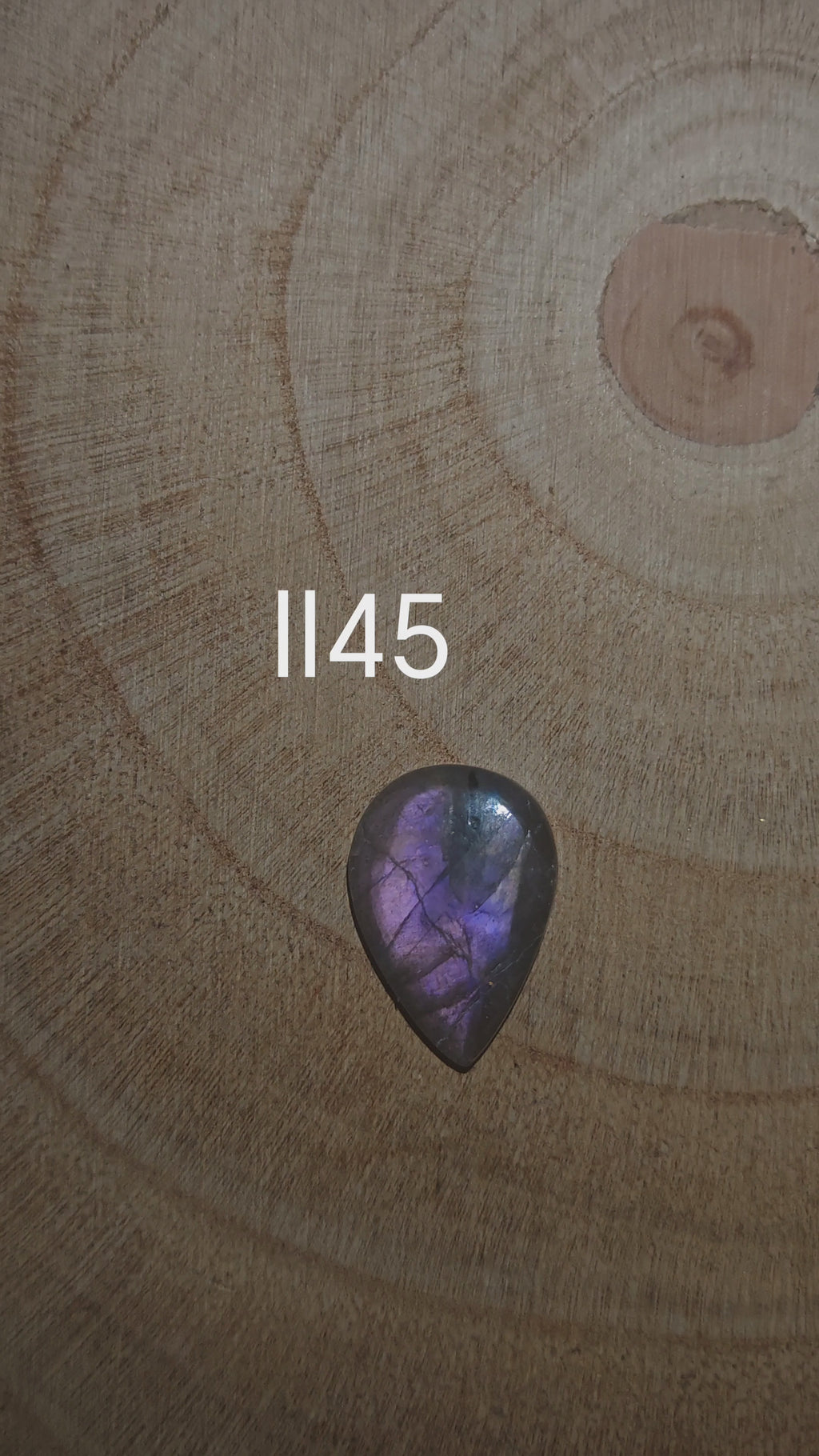 Lila labradorit kaboson - Ll45