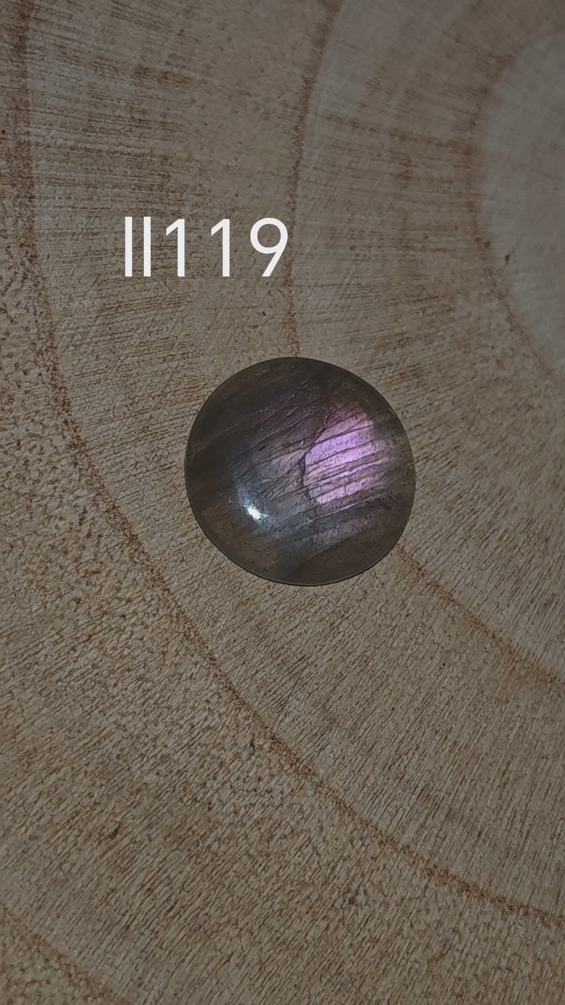 Lila labradorit kaboson – Ll119