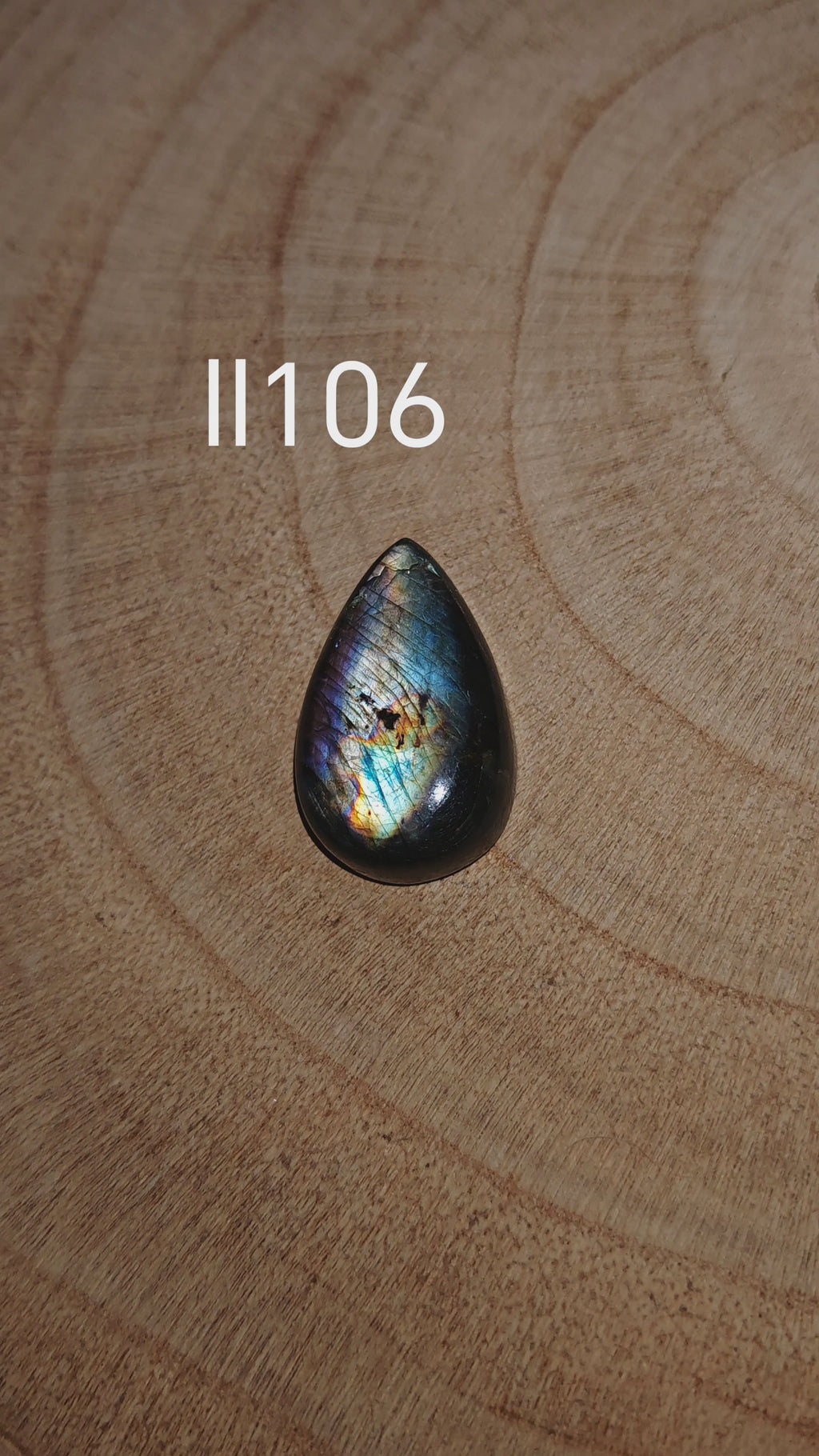 Lila labradorit kaboson - Ll106