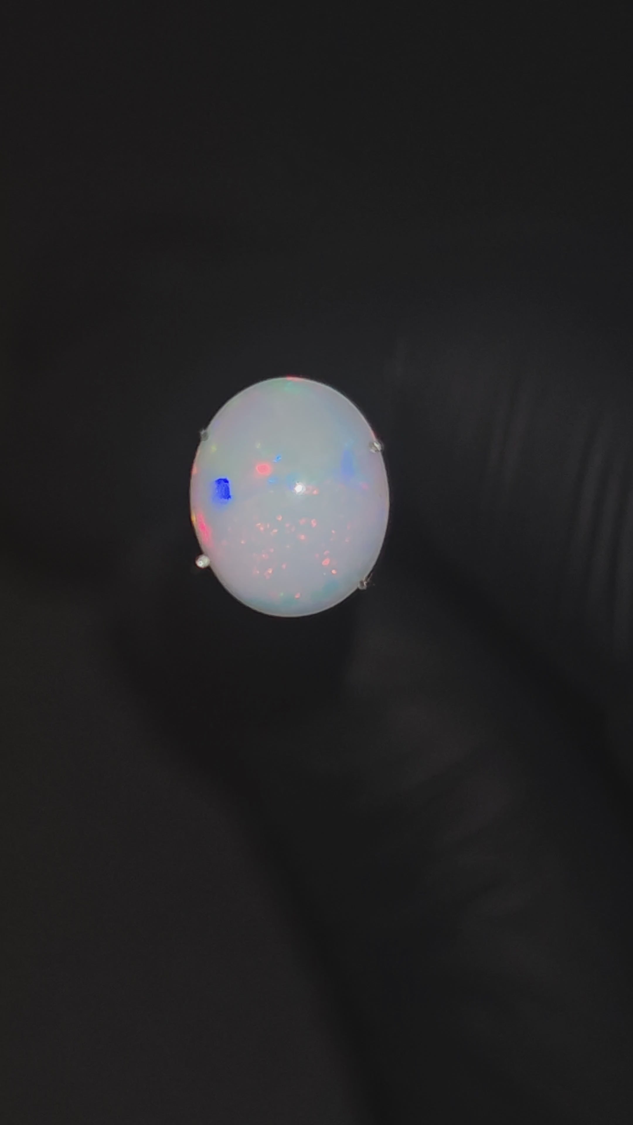 Ethiopian opal gemstone - eo4