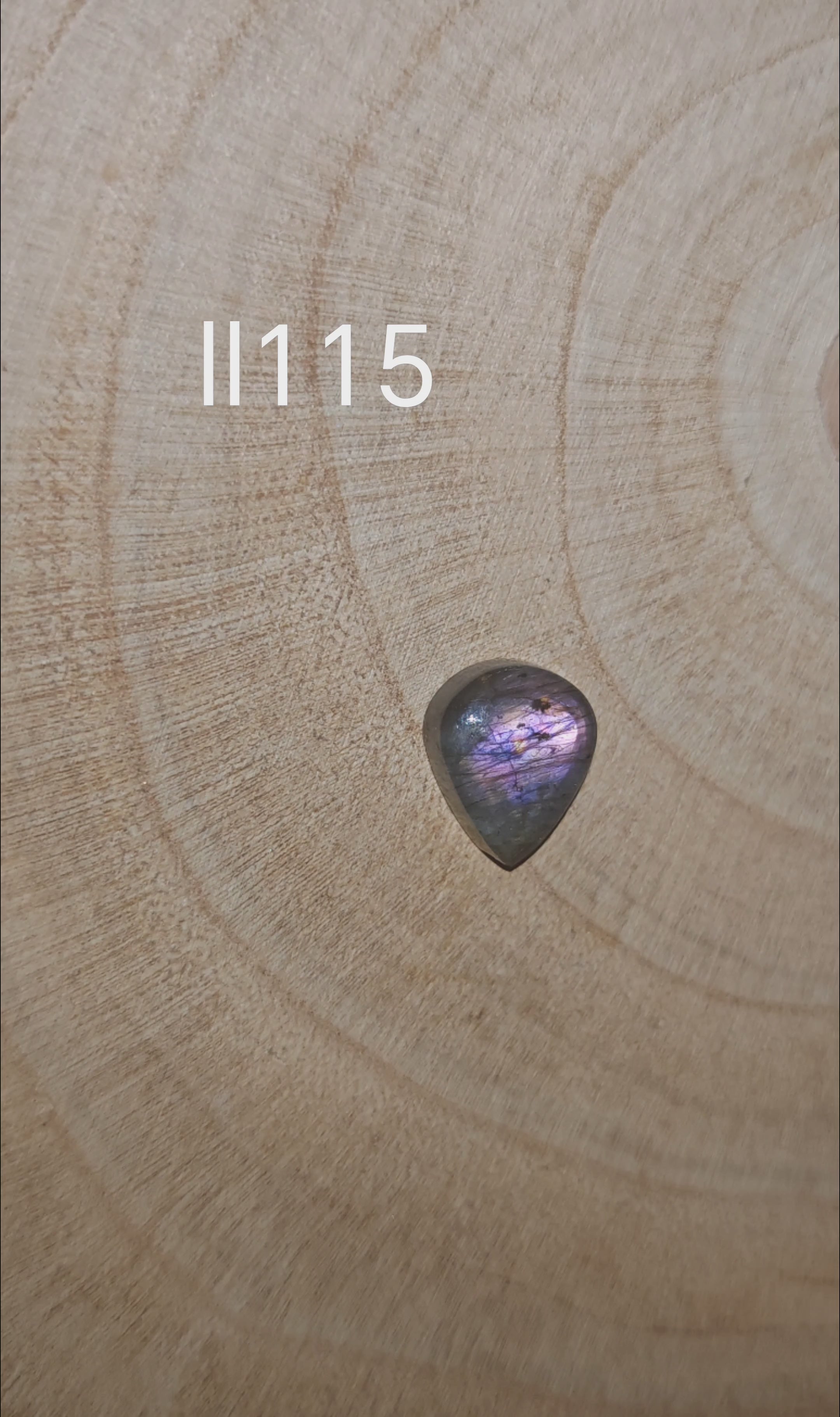 Lila labradorit kaboson - Ll115